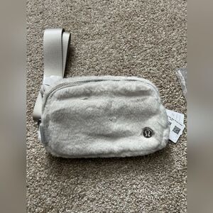 OBO LULULEMON Fur Gray Belt Bag 1L Lululemon Everywhere Belt Bag “Plush Fleece